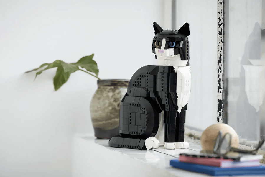 LEGO Unleashes Tuxedo Cat: A Purr-fectly Posable Pet Project!