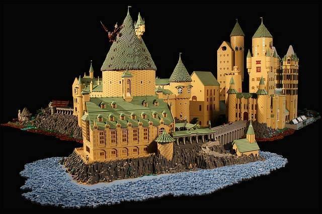 Hogwarts replica built of 400,000 LEGO® blocks in one year! - LAminifigs