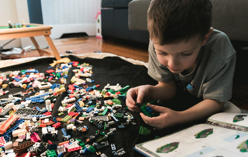 Why parents should involve kids into building blocks toys and build with them - LAminifigs