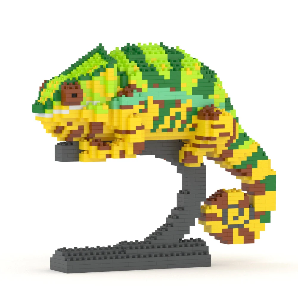 Chameleon-shaped toy made of interlocking bricks on a white background