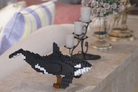 Killer Whale Sculpture - LAminifigs , lego style jekca building set